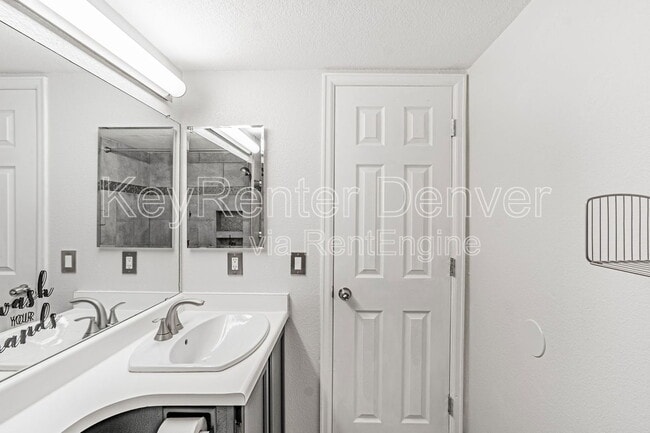 Building Photo - 12505 E Tennessee Cir