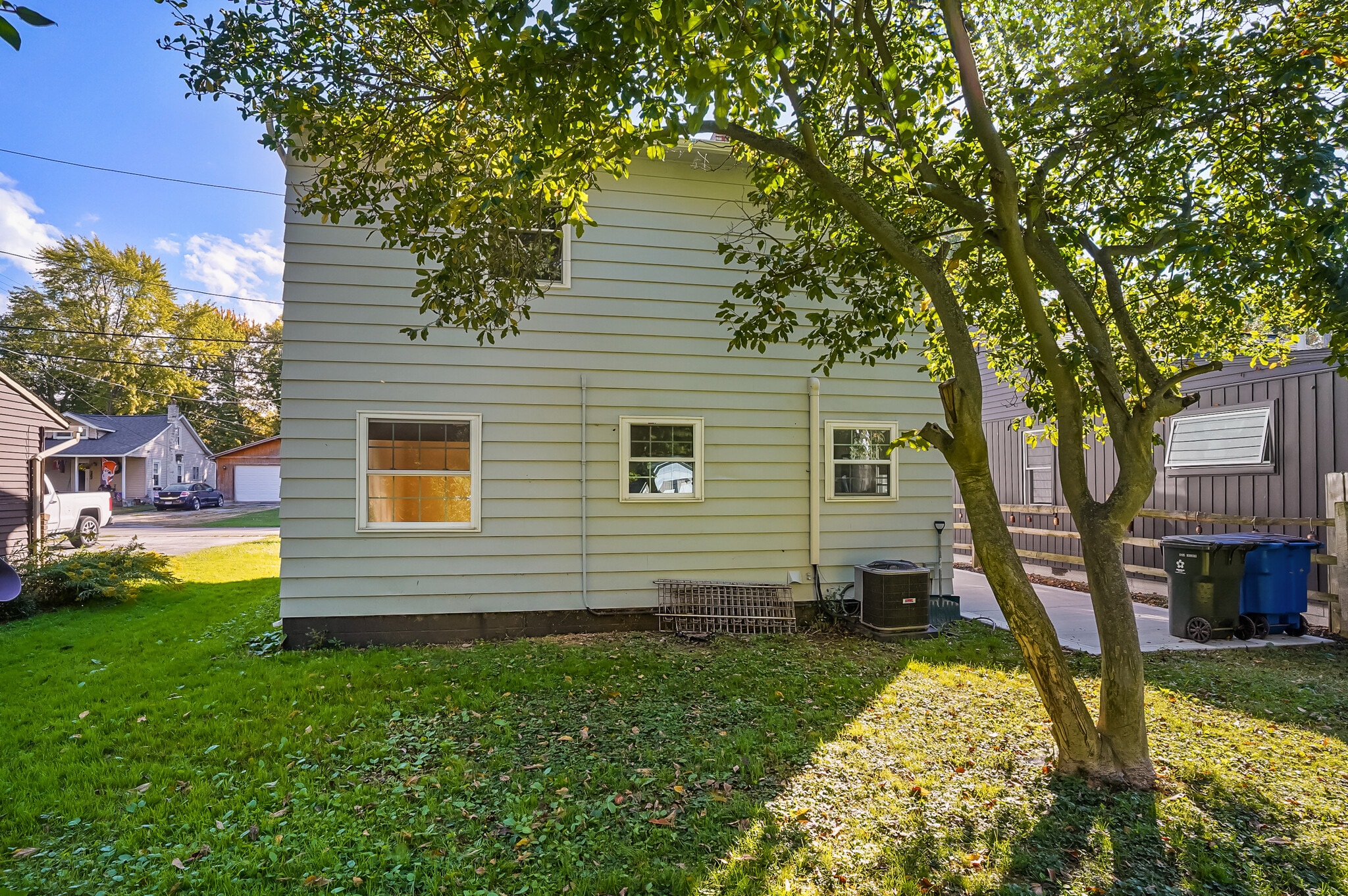 Building Photo - 5758 Beech Dr