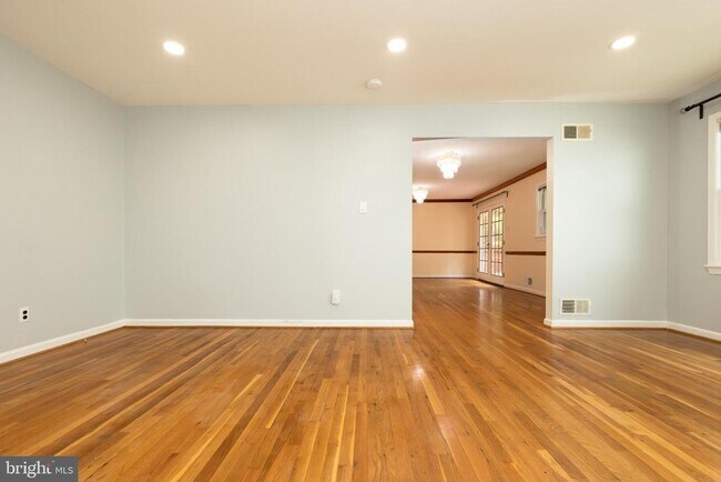 Building Photo - 11506 Karen Dr