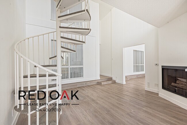 Building Photo - 8430 Cedros Ave
