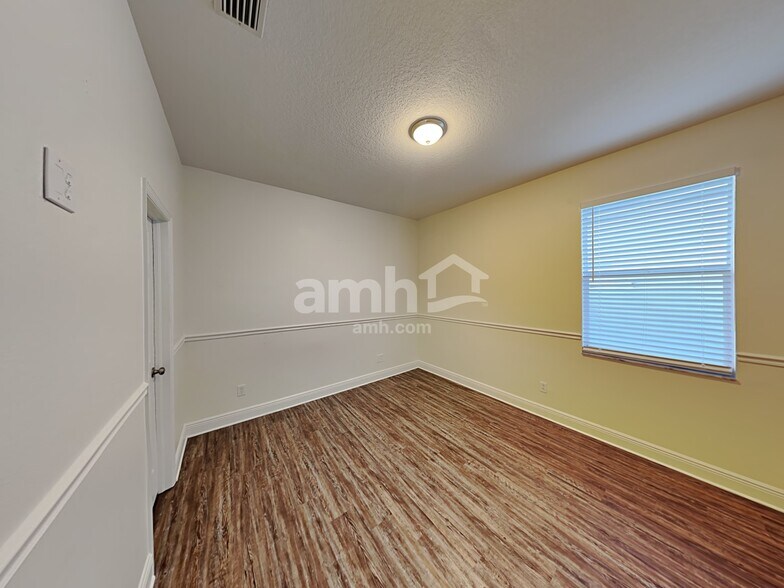 Building Photo - 1618 Short Birch Ln