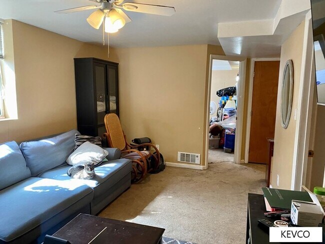 Building Photo - 1236 Maple St