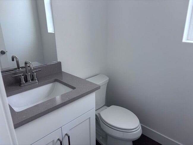 Building Photo - Beautiful New Home with access to community pool