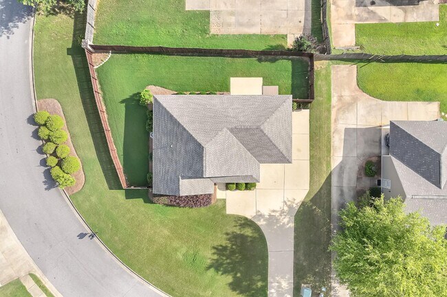 Building Photo - 2469 Waterstone Cir