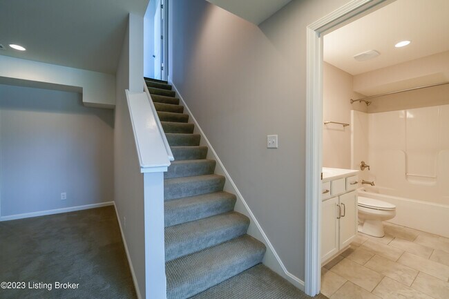 Building Photo - 1606 Church Side Dr