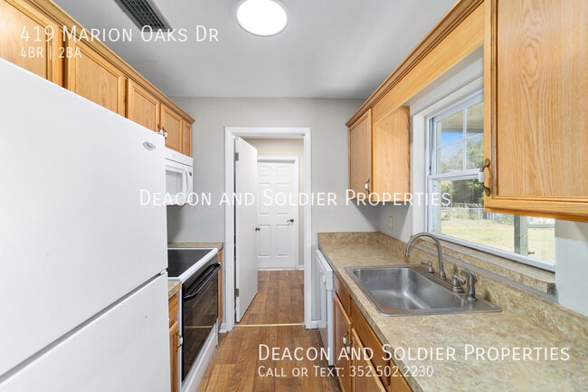 Building Photo - 419 Marion Oaks Dr