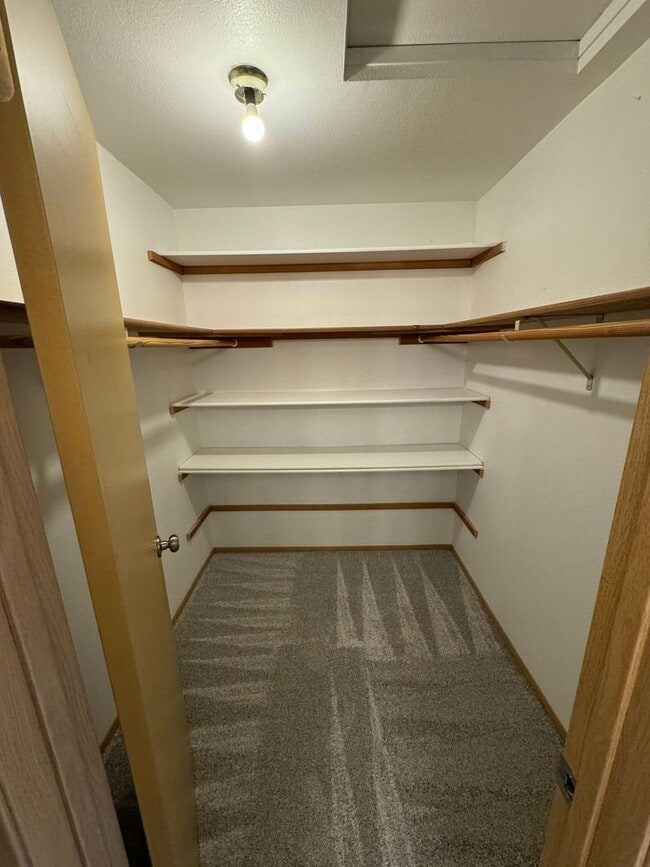 Building Photo - 4Bd/2.5Ba Maple Valley House