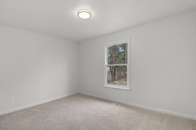 Building Photo - 512 Pointer Ln