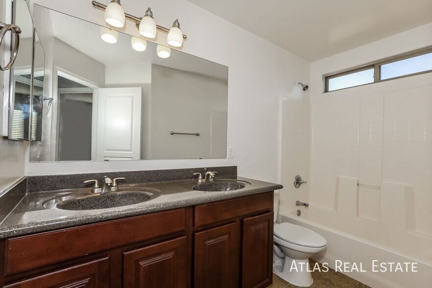 Building Photo - 2726 E Denim Trail