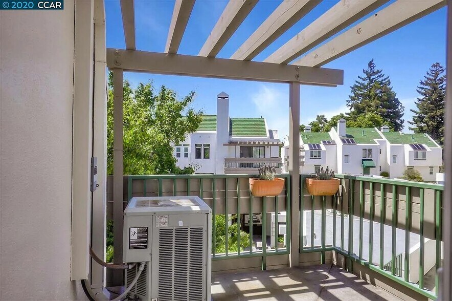 Building Photo - 34 Mozden Ln