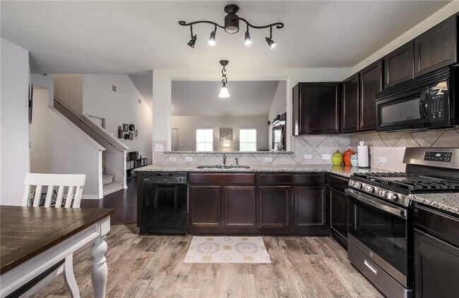 Building Photo - 514 Luna Vista Dr