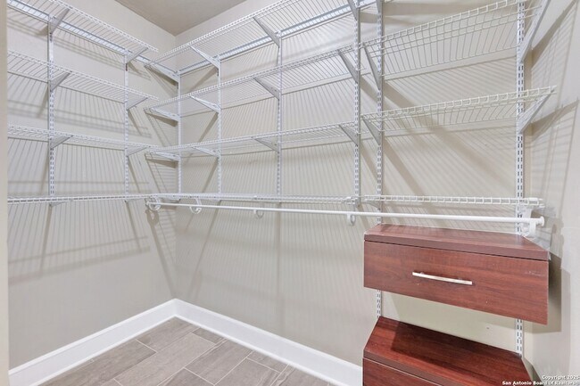 Building Photo - 3363 E Commerce St