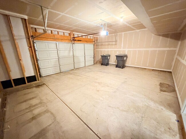 Building Photo - 1332 Horse Shoe Bnd