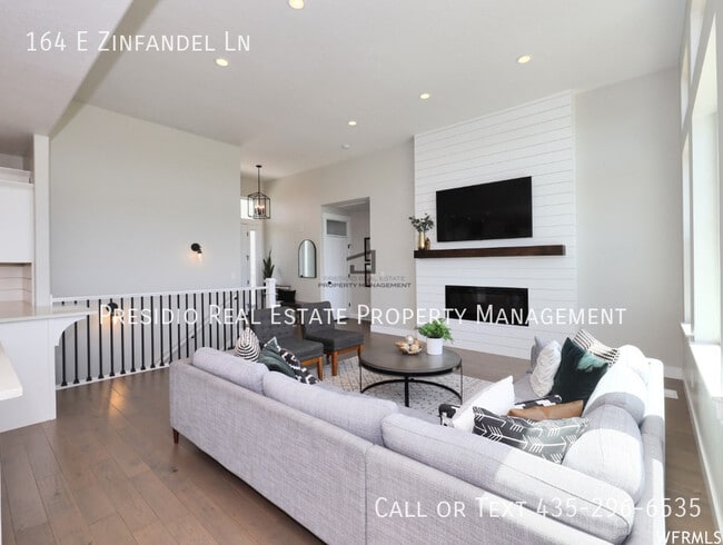 Building Photo - 164 E Zinfandel Ln