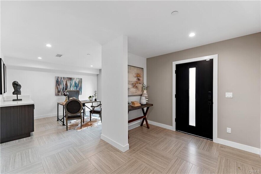 Building Photo - 11860 W Flower Ln