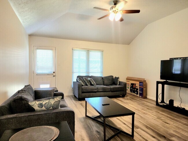 Building Photo - 11742 Fortune Park Dr