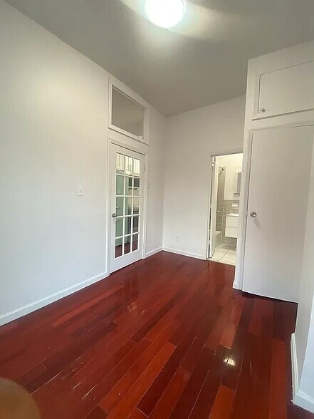 Building Photo - 350 Greene Ave