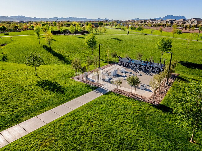 Building Photo - 522 Silverbell Falls Pl