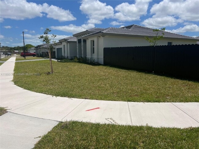 Building Photo - 16960 SW 288th Ter
