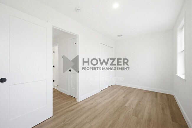 Building Photo - 24 Crocker St