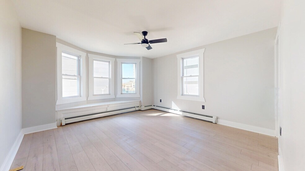 Building Photo - 203 S Metropolitan Ave