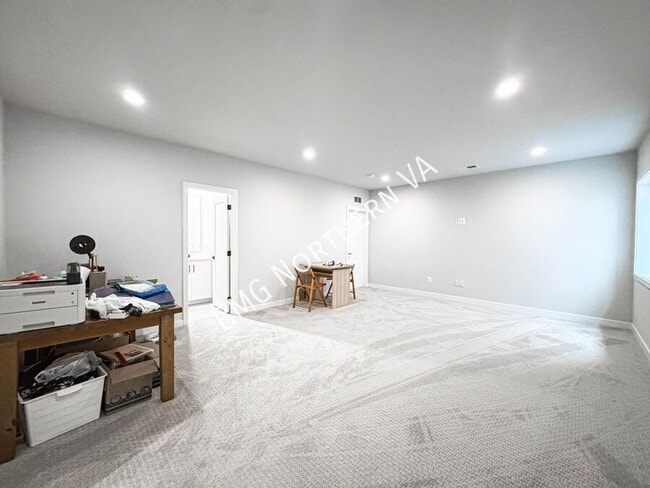 Building Photo - 41684 Carefree Court
