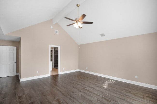 Building Photo - 2103 Paintbrush Ave