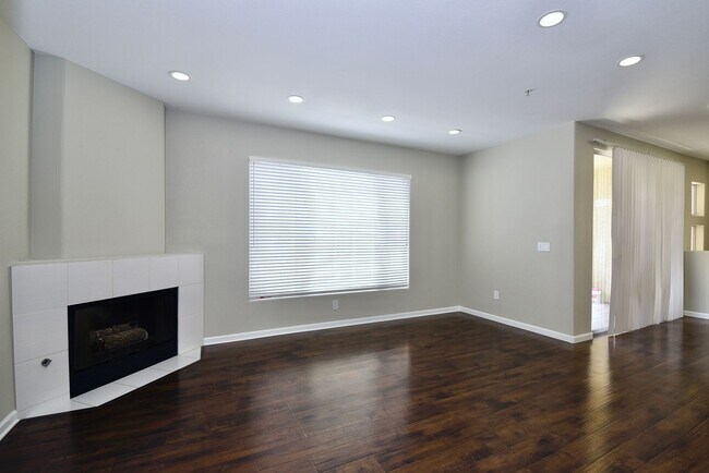 Building Photo - UPGRADED LOVELY 2 BED 2 BATH CONDO AT VISTANA