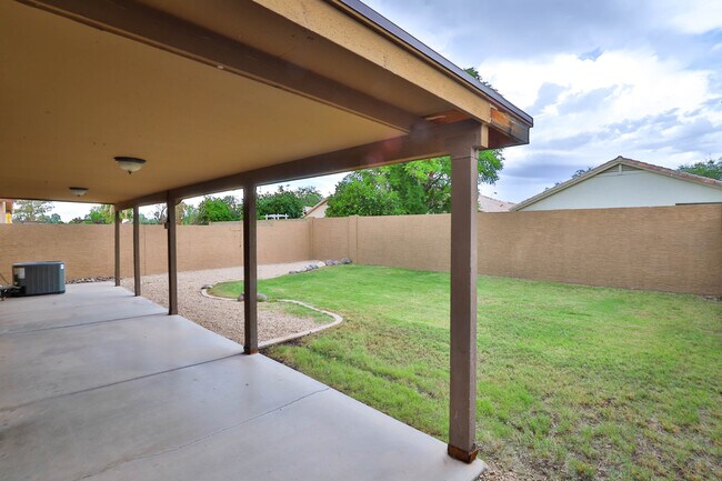 Building Photo - 8438 W Charter Oak Rd