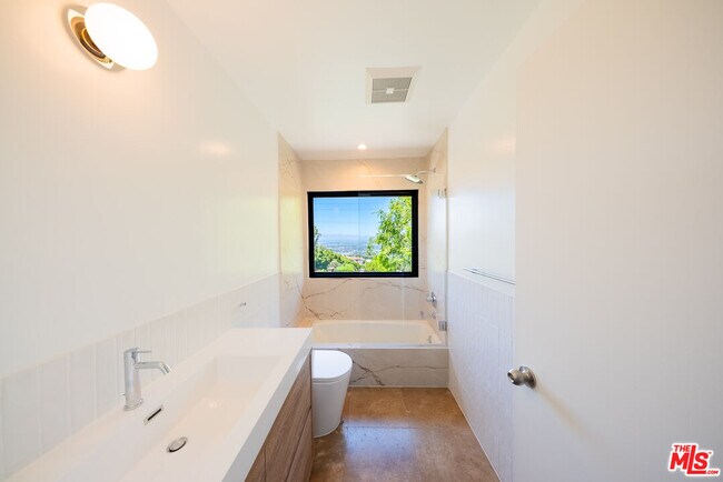 Building Photo - 13302 Mulholland Dr