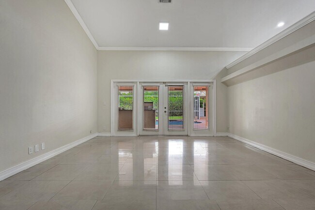 Building Photo - 10080 NW 53rd Ct