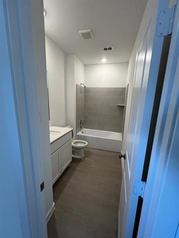 Building Photo - 10009 Warlander Dr