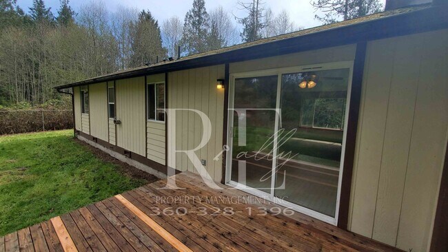 Building Photo - Peaceful End-of-Street Duplex with Private...