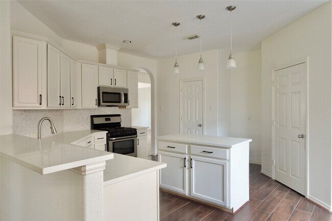 Building Photo - 2023 Creek Run Dr