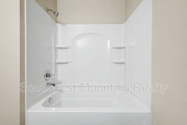 Building Photo - 2272 E Remington Pl