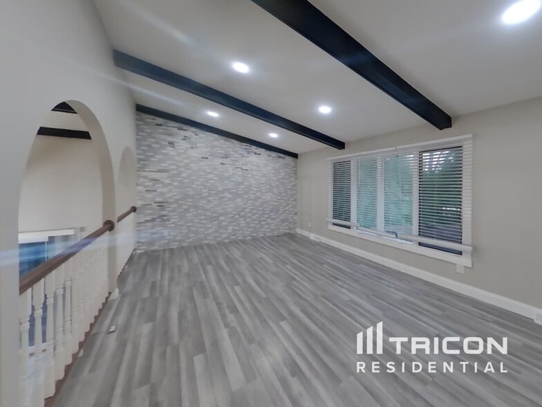 Building Photo - 12911 Overlook Rd