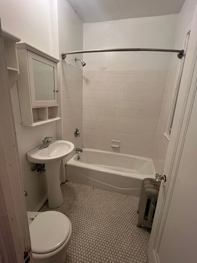 Building Photo - 12491 Cedar Rd