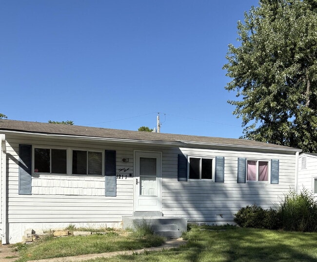 Primary Photo - "Charming 3-Bed Home Retreat in Saint Loui...