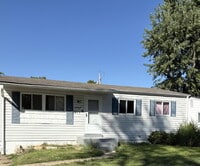 Building Photo - "Charming 3-Bed Home Retreat in Saint Loui...