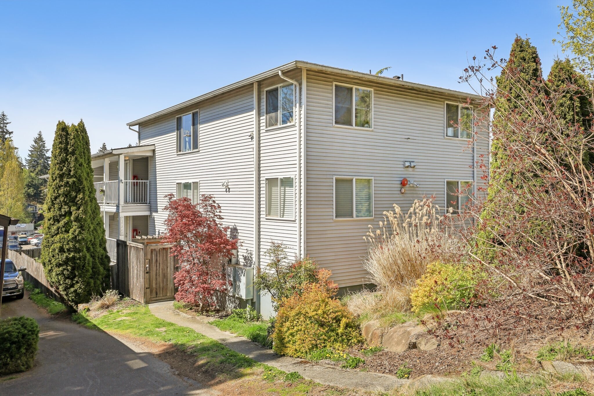 Building Photo - 13227 35th Ave NE