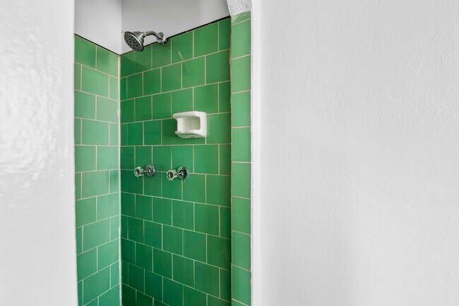 Building Photo - 5371 Louis Pl