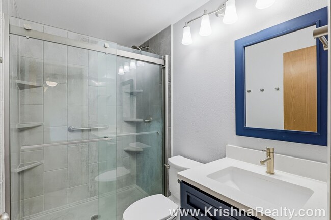 Building Photo - Modern 3 BD | 2.5 BA | 1,476 SF | 1-Car Garage | Solar Panels | Mountain View Community