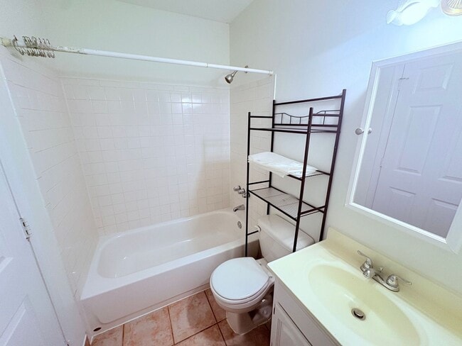 Building Photo - CONVENIENT TO FORT BELVOIR - LORTON TOWNHOUSE
