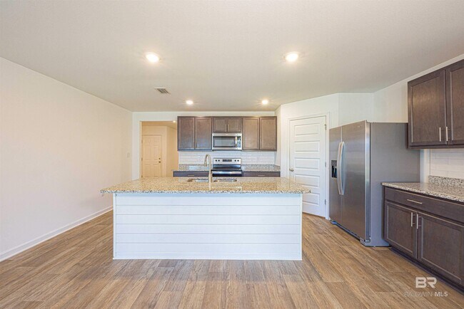 Building Photo - 23294 Shadowridge Dr