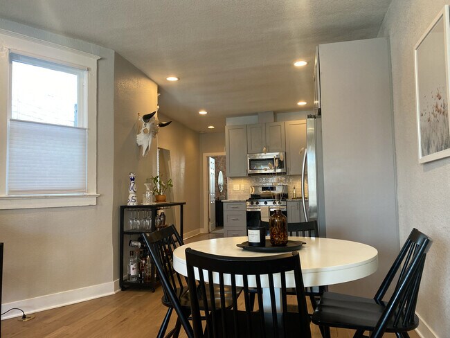 Building Photo - 3009 California St