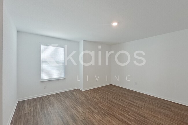 Building Photo - 914 Shady Brk