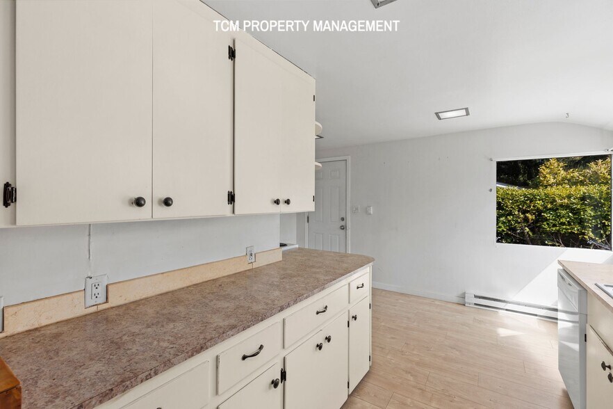 Building Photo - 14535 8th Ave NE