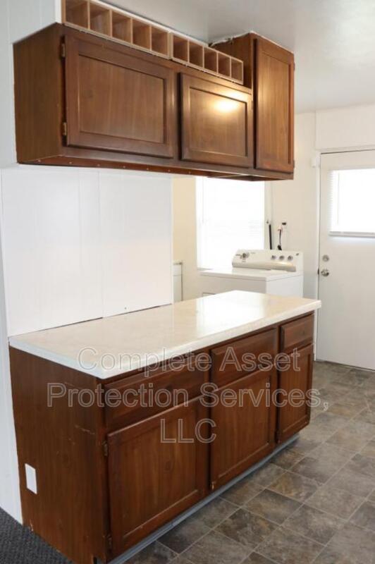 Building Photo - 6738 Leland Ave
