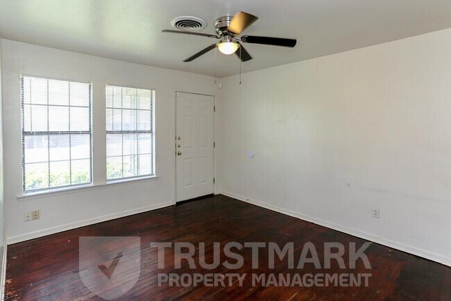 Building Photo - 507 Adams Ave