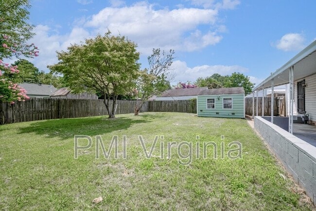 Building Photo - 3528 Bessie St